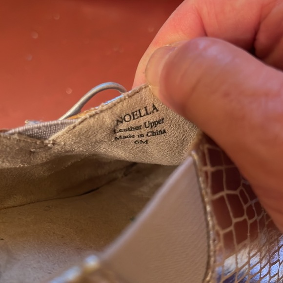 Snakeskin looking, genuine leather slides size 6M - Picture 4 of 5